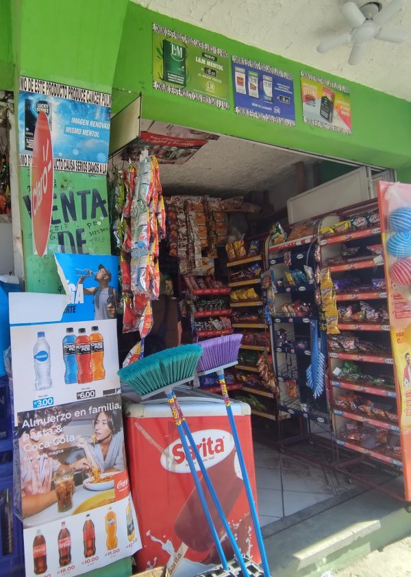 Guatemala (Tecpan), Tienda de barrio